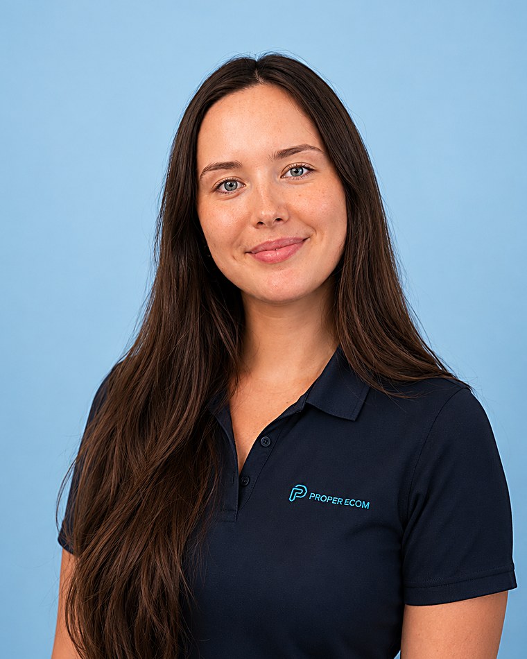 Sofia Buth, Acquisitions Specialist